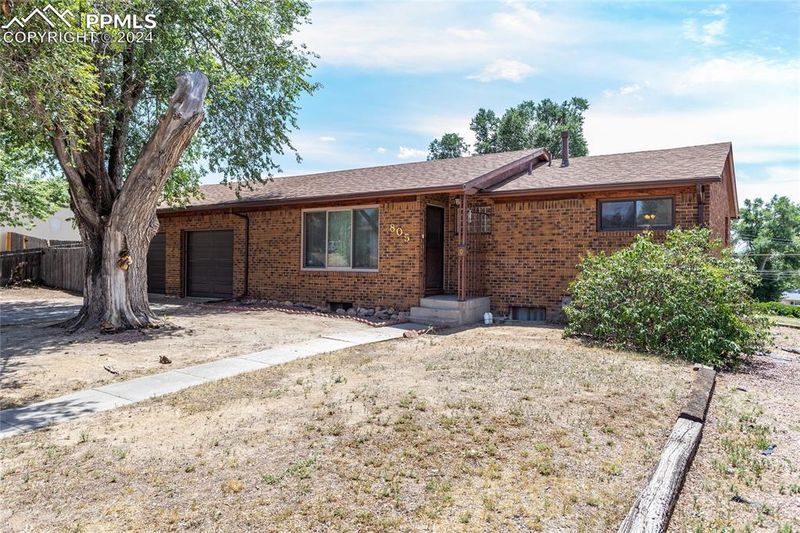 805 Maple Dr, Colorado Springs, CO 80911