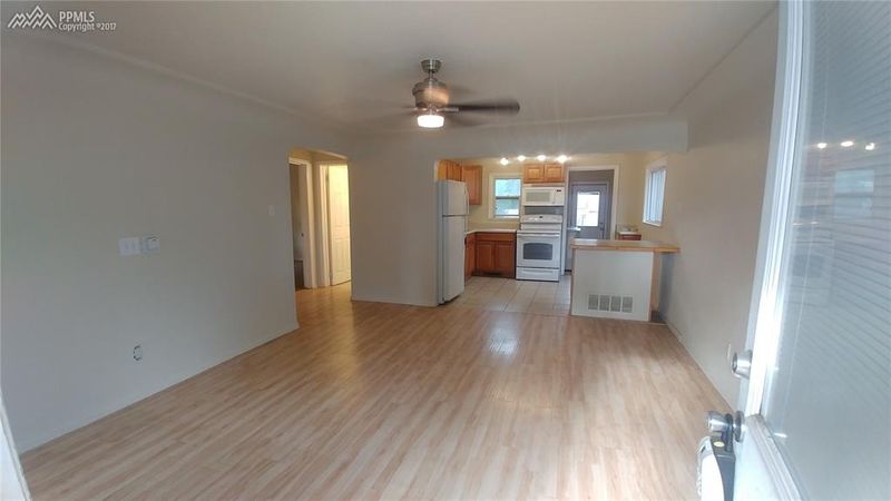 805 Prairie Rd, Colorado Springs, CO 80909