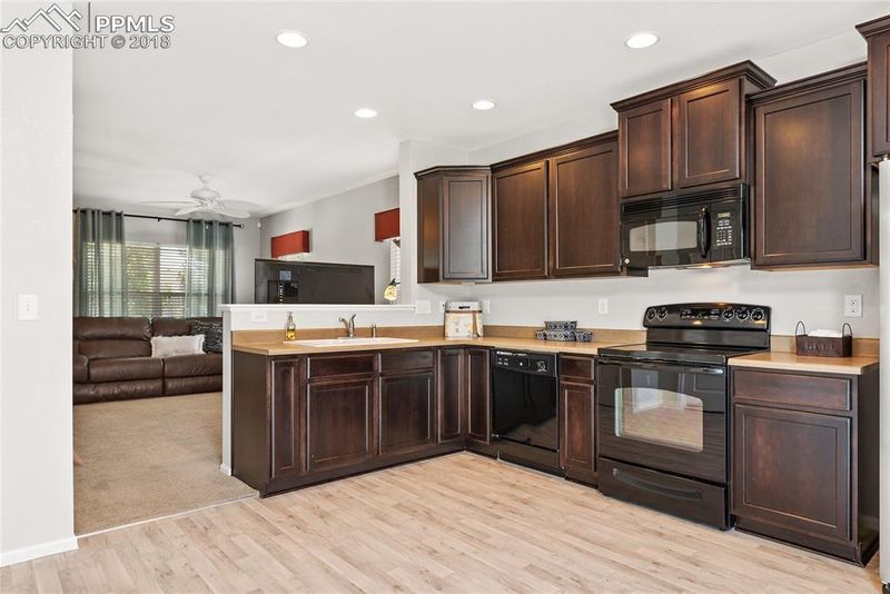 8056 Fallgold Ct, Colorado Springs, CO 80927