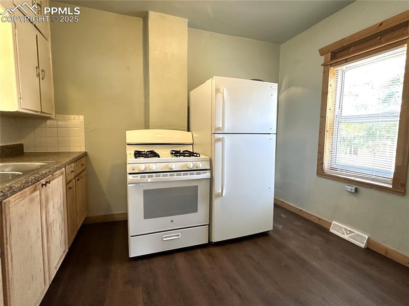 806 E Mesa Ave, Pueblo, CO 81006