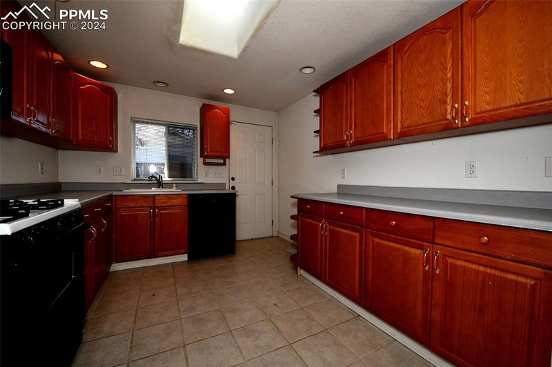 806 Prairie Rd, Colorado Springs, CO 80909