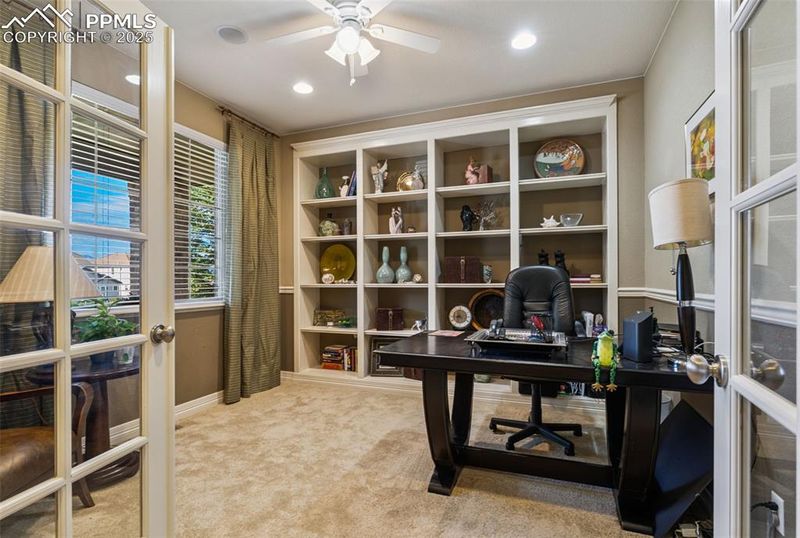 806 Spectrum Loop, Colorado Springs, CO 80921