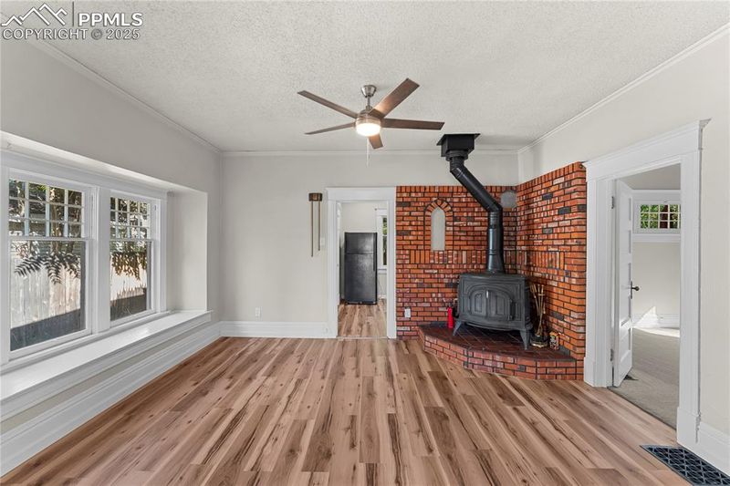 806 E St Vrain St, Colorado Springs, CO 80903