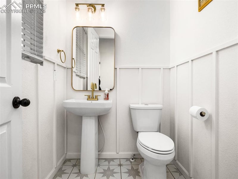 8069 Buffalo Horn Dr, Colorado Springs, CO 80925