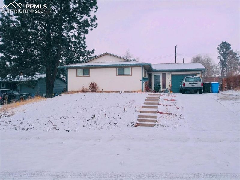 808 Maple Dr, Colorado Springs, CO 80911