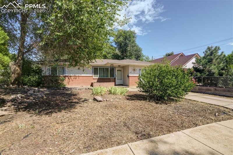 809 S Cedar St, Colorado Springs, CO 80903