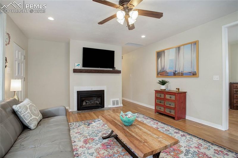 809 E Columbia St, Colorado Springs, CO 80907