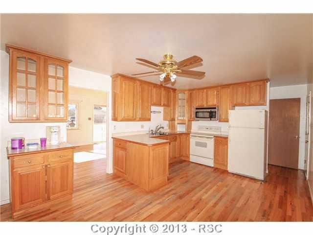 809 Potter Dr, Colorado Springs, CO 80909