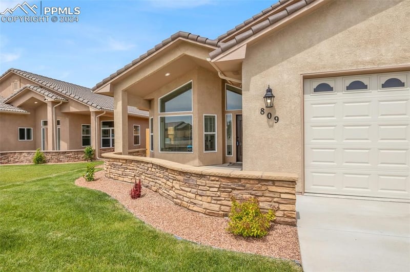 809 Thorncrest Dr, Pueblo, CO 81005