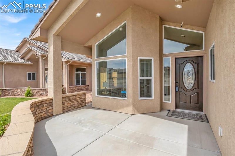 809 Thorncrest Dr, Pueblo, CO 81005