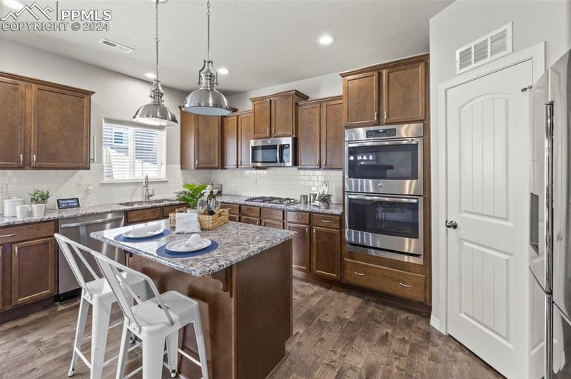 8092 Glory Dr, Colorado Springs, CO 80924