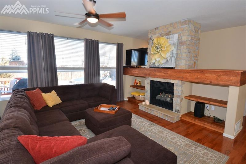 8095 Radcliff Dr, Colorado Springs, CO 80920