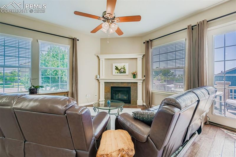 8099 Hollygrape Ln, Colorado Springs, CO 80927