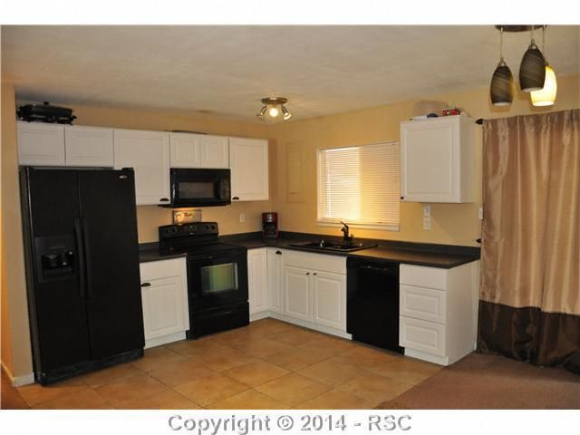 81 Easy St, Colorado Springs, CO 80911