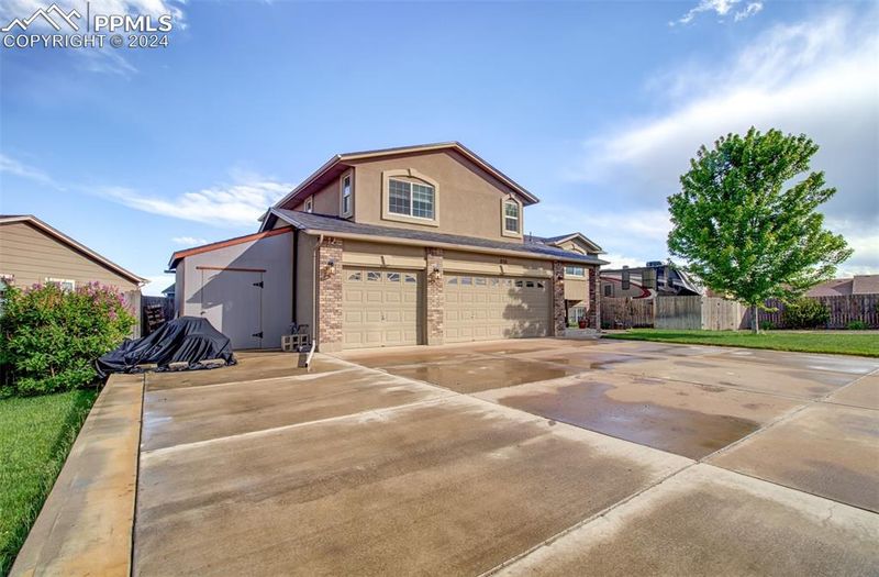 810 Fleming St, Colorado Springs, CO 80911