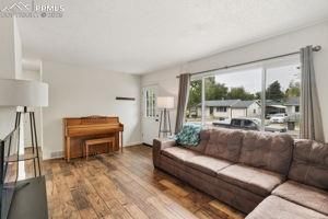 810 Hayden Dr, Colorado Springs, CO 80910