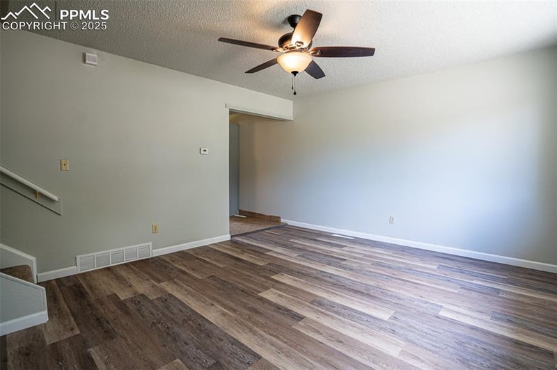 810 Hutchinson Dr, Colorado Springs, CO 80910