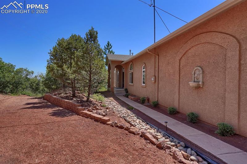 810 Pinon Pine Rd, Manitou Springs, CO 80829