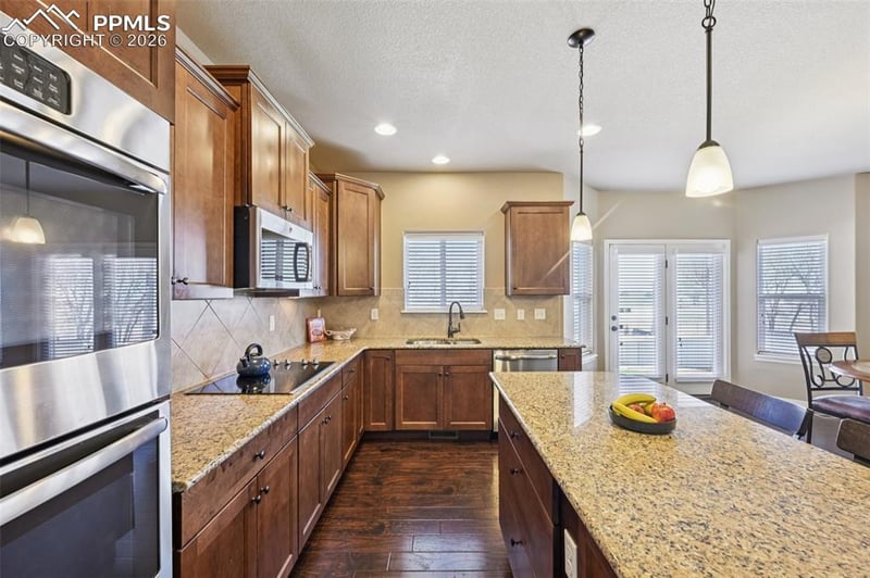 8103 Glory Dr, Colorado Springs, CO 80924