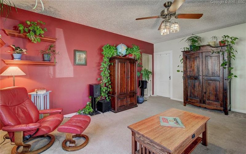 811 N El Paso St, Colorado Springs, CO 80903