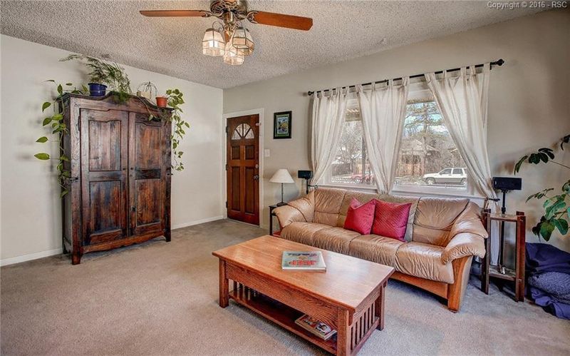 811 N El Paso St, Colorado Springs, CO 80903