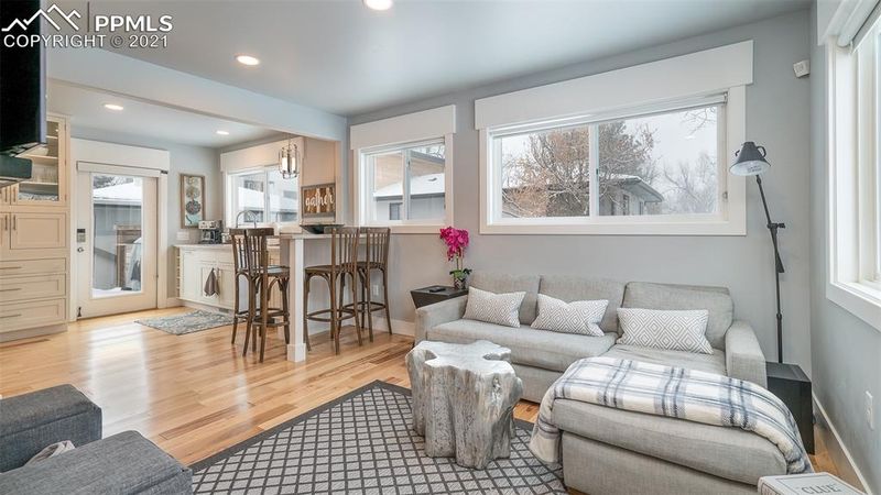 811 E San Rafael St, Colorado Springs, CO 80903