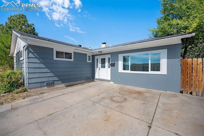 812 Maple Dr, Colorado Springs, CO 80911