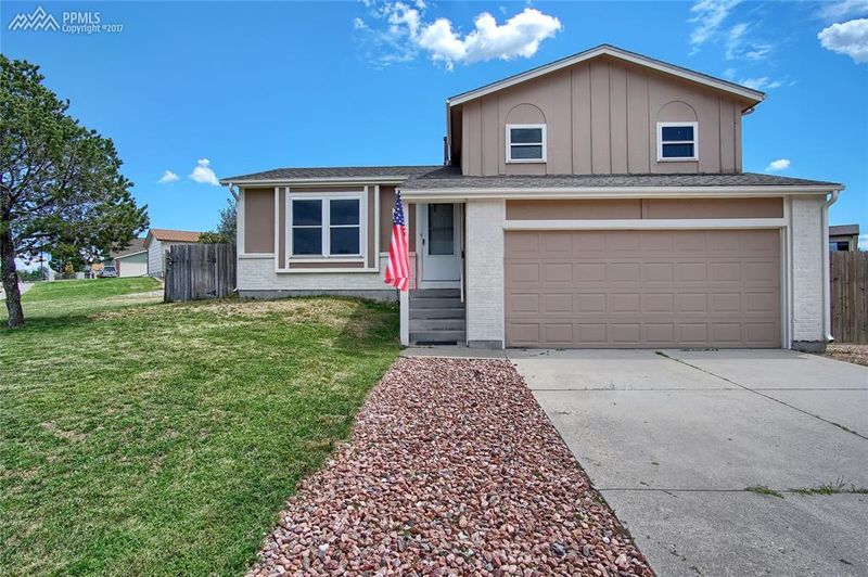 8120 Contrails Dr, Colorado Springs, CO 80920