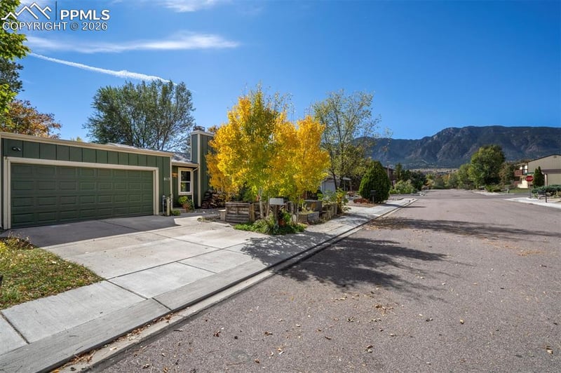 813 San Gabriel Pl, Colorado Springs, CO 80906