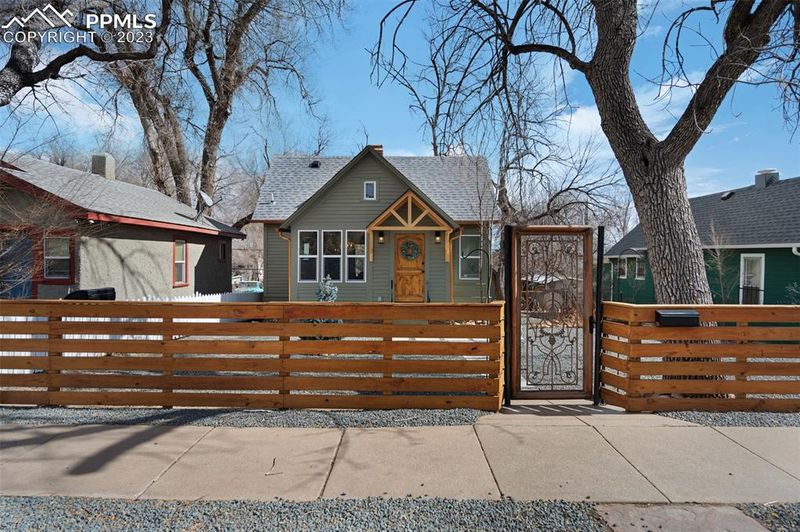 813 N Walnut St, Colorado Springs, CO 80905