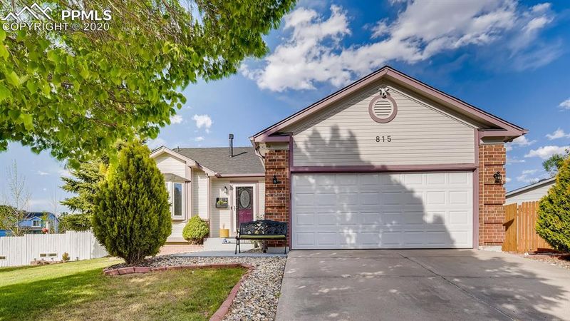 815 Crestline Dr, Colorado Springs, CO 80916
