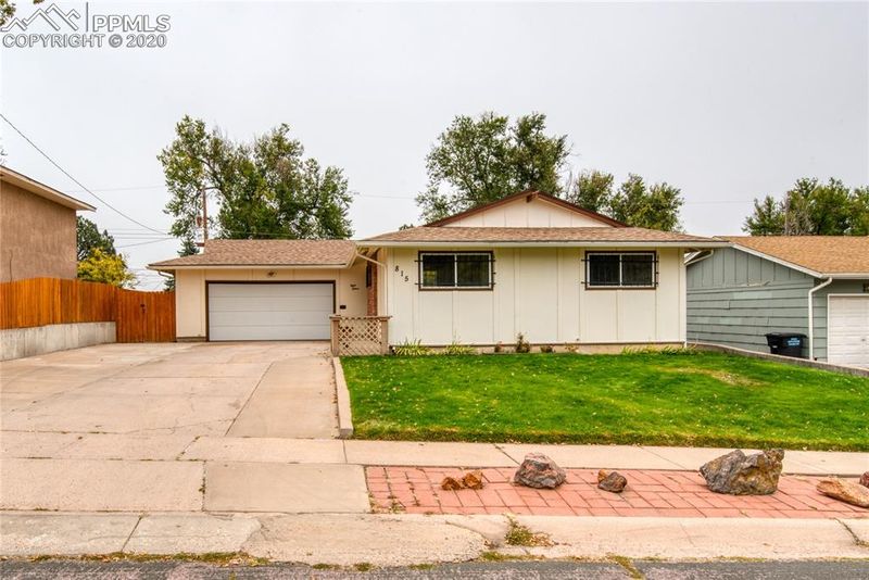 815 Zion Dr, Colorado Springs, CO 80910