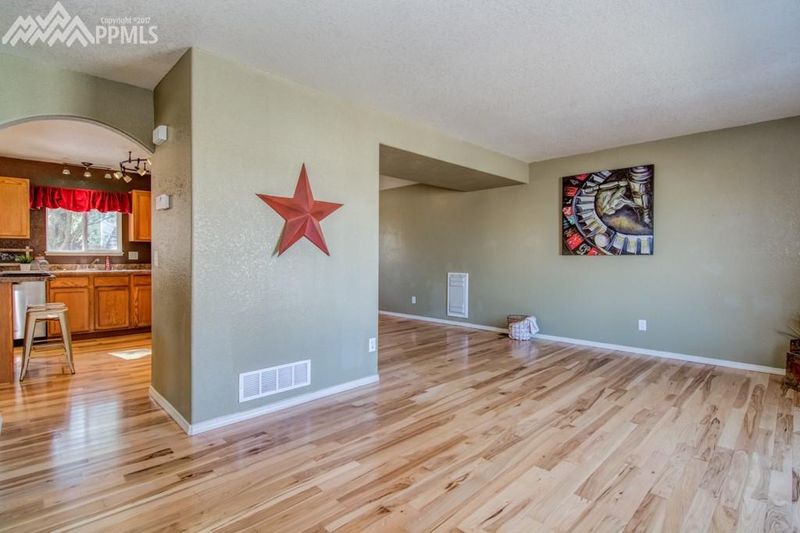 8150 Meadowcrest Dr, Fountain, CO 80817