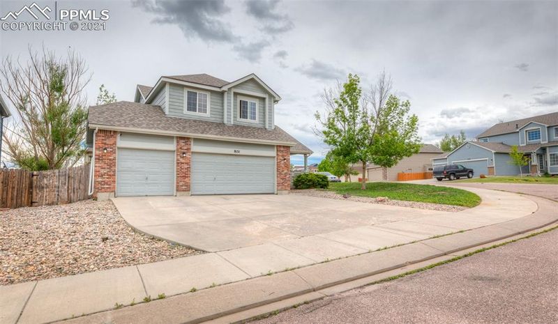 8151 Meadowcrest Dr, Fountain, CO 80817
