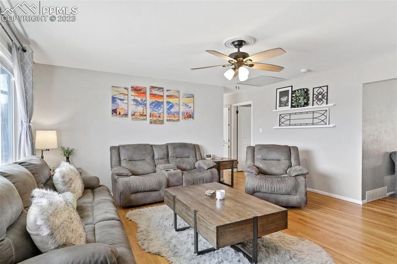 816 Maple Dr, Colorado Springs, CO 80911