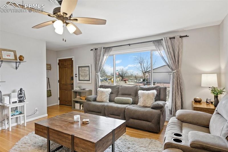 816 Maple Dr, Colorado Springs, CO 80911
