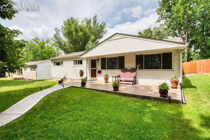 816 Valley Rd, Colorado Springs, CO 80904