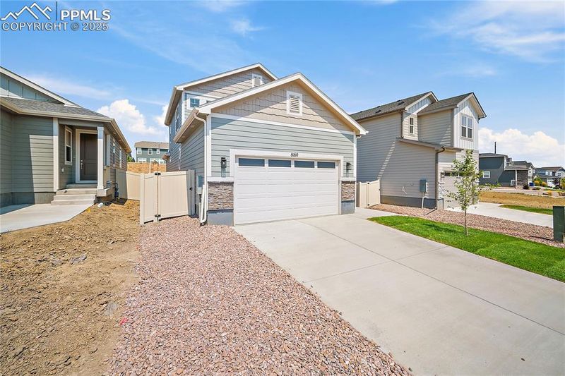 8160 Falling Rock Dr, Colorado Springs, CO 80925