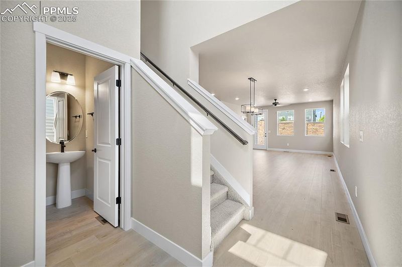 8160 Falling Rock Dr, Colorado Springs, CO 80925