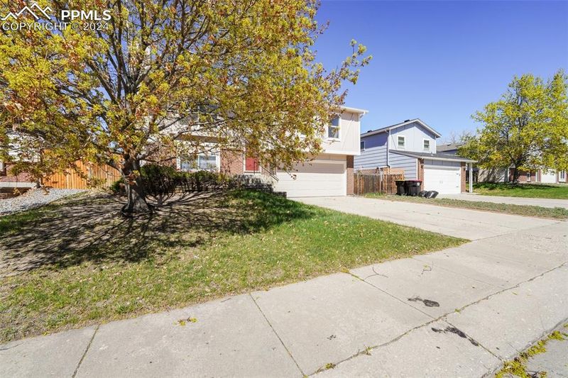 8160 Freemantle Dr, Colorado Springs, CO 80920