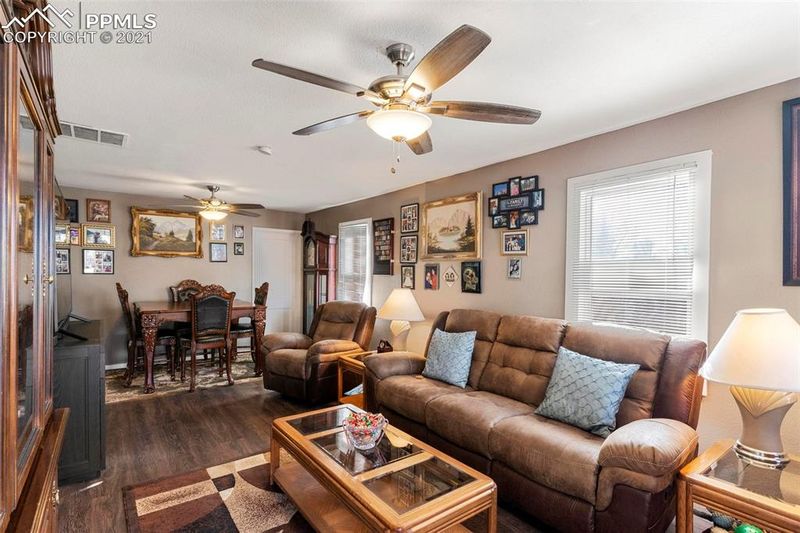 817 Bennett Ave, Colorado Springs, CO 80909