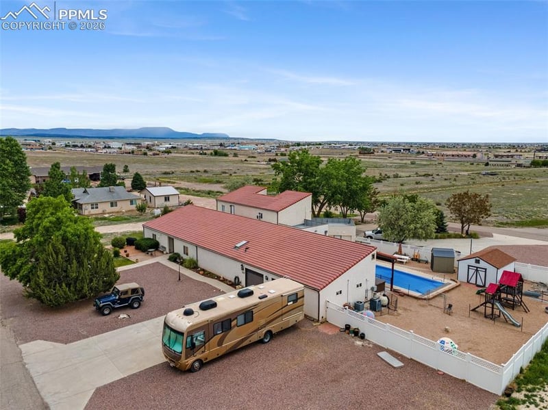 817 E Clarion Dr, Pueblo, CO 81007