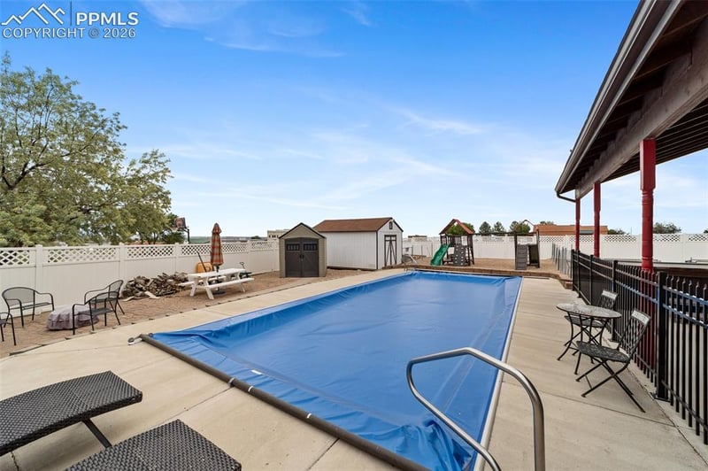 817 E Clarion Dr, Pueblo, CO 81007