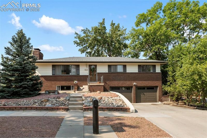 817 Ellston St, Colorado Springs, CO 80907