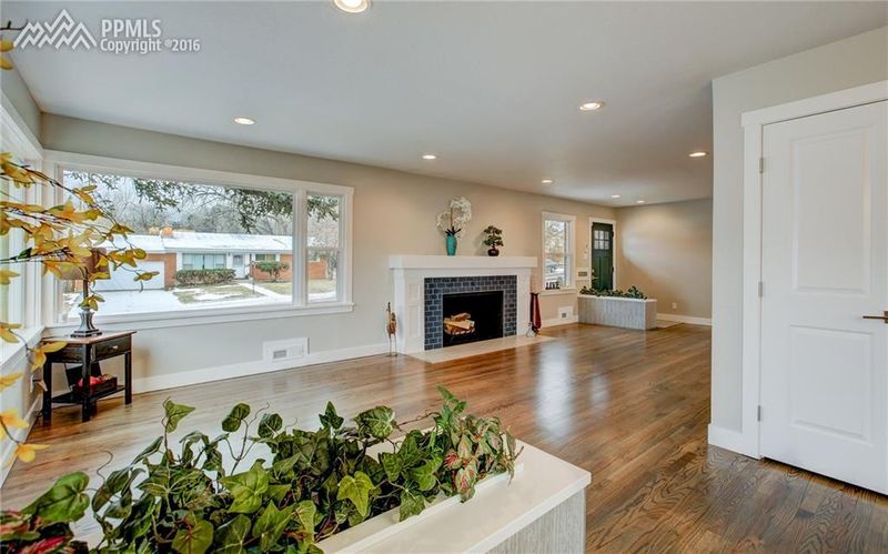 817 Skyway Blvd, Colorado Springs, CO 80905