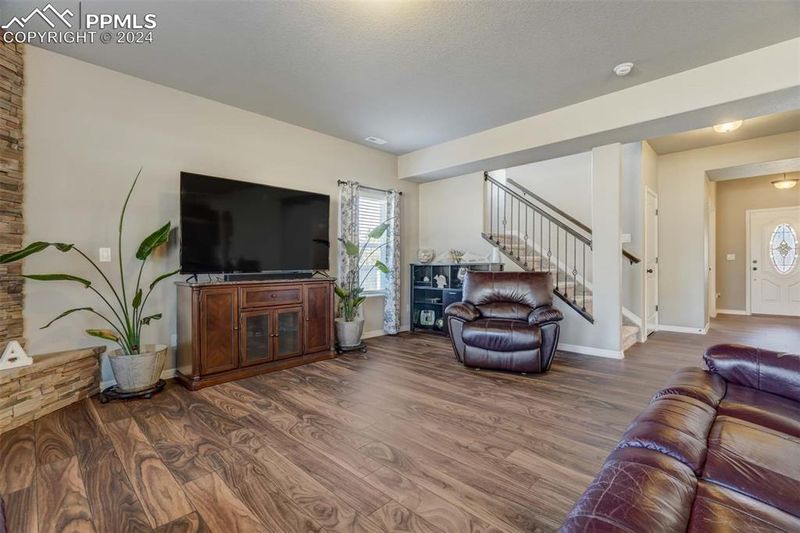 8176 Glory Dr, Colorado Springs, CO 80924