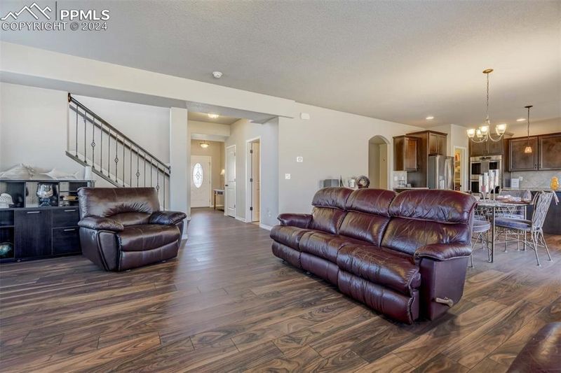 8176 Glory Dr, Colorado Springs, CO 80924