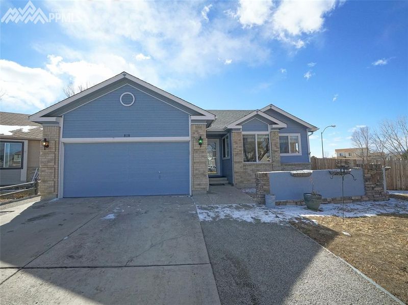 818 Barn Owl Dr, Fountain, CO 80817