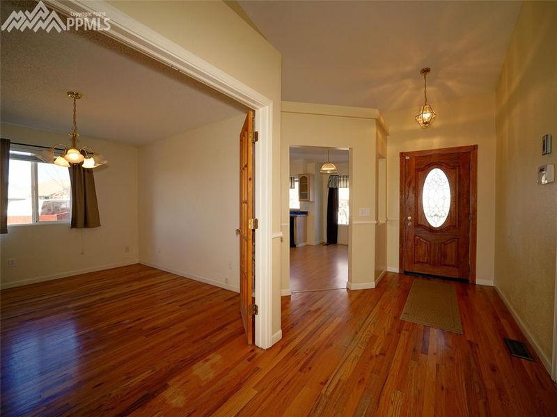 818 Barn Owl Dr, Fountain, CO 80817