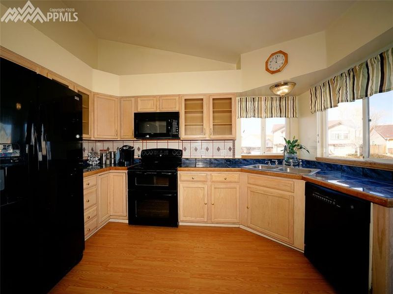 818 Barn Owl Dr, Fountain, CO 80817